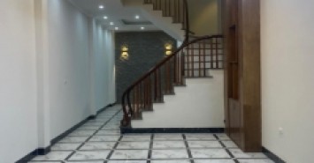 Bán nhà Hoàng Văn Thái 40m2, 4 tầng mt 3.8m giá 4.4 tỷ Ô tô đỗ cổng