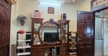 BÁN NHÀ NGUYỄN ĐÌNH HOÀN - CẦU GIẤY. GẦN PHỐ, Ô TÔ 15M. DT 32M. GIÁ 3,85 TỶ