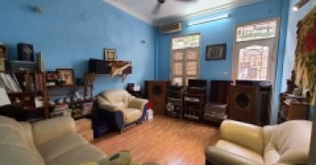 Bán nhà đường Láng, 2 mặt thoáng, oto vào nhà, 50m ra phố chính, khu Vip dân trí đỉnh, giá ngon 45m2, MT 4m giá 7.9 tỷ