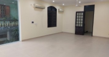 65m Mặt Tiền 5.5m Nhỉnh 10 Tỷ Trung Tâm Quận Cầu Giấy. Lô Góc Ô Tô Đỗ Cửa Dừng Đỗ Ngày Đêm. Nhà Mới Khu Dân Trí Cao. Vỉa Hè Rộng Kinh Doanh Tốt. Chủ Cần Bán Nhanh