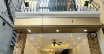 Chính chủ bán gấp nhà Hoàng Mai 5 tầng thang máy ô tô vào nhà tặng hết nội thất sang xịn