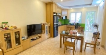 120m 5 Tầng Mặt Tiền 4m Nhỉnh 15 Tỷ. Vị Trí Cực Đẹp. Diện Tích Rộng Phố Hoàng Quốc Việt Gần Nhiều Trường Đại Học Đi Lại Thuận Tiện. Ô Tô Chạy Quanh Nhà Thang Máy Xịn Xò.