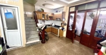 BÁN NHÀ NGÕ CHỢ KHÂM THIÊN - ĐỐNG ĐA. GẦN PHỐ. DT 34M2. 6 TẦNG. MT 5,4M. GIÁ 3,2 TỶ