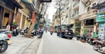 Bán nhà mặt phố Mã Mây, 124m2, mặt tiền 5.2m, giá 85.5 tỷ, kinh doanh khách sạn, bar, homestay