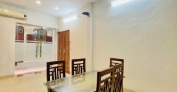GẤP. GẤP. Bán nhà Tạ Quang Bửu, Hai Bà Trưng, gần Ô TÔ, 3 mặt thoáng. Diện tích 39m*5T*MT 4m chỉ 4.1 tỷ.