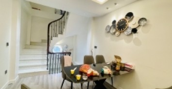 Cần Bán nhà Phố  Phương Mai vew hồ phương Mai 31m 5tầng MT 3,2m Chỉ 5,5 tỷ.