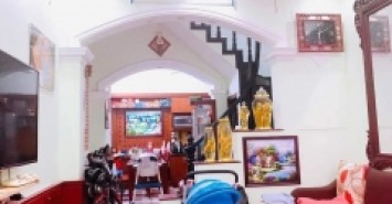 50m 5 Tầng Mặt Tiền 4m Phố Dương Quảng Hàm Cầu Giấy. Nhà Chủ Tự Xây Kiên Cố Chắc Chắn. Khu Vực Dân Trí Cao An Ninh Tốt. Chủ Cần Bán Nhanh Đầu Tư Nhà Mặt Phố