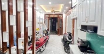 Hàng hiếm! Bán nhà phố Đông Tác – Đống Đa, full nội thất, 36.6m2, 5.8 tỷ