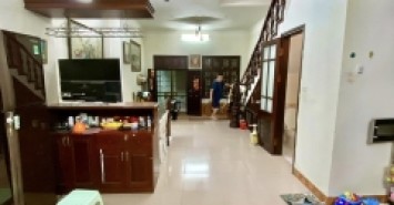 NHÀ ĐẸP-GẦN HỒ-NGÕ 89 LẠC LONG QUÂN-SÁT Ô TÔ TRÁNH-64M2-CHỈ 8,5 TỶ