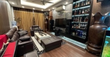 Mặt phố Giáp Bát 6 tầng thang máy gara ô tô vào nhà ngõ thông KD đỉnh tặng hết nội thất