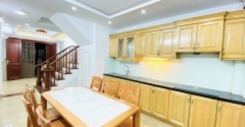 Bán Nhà Dân Xây Tại Đường Cầu Giấy Quận Cầu Giấy Nhà Đẹp Ở Ngay 36m xây 5 Tầng Chắc Chắn Giá 4.78 TỶ
