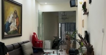 SIÊM PHẨM HAI BÀ TRƯNG, GẦN PHỐ, SÁT Ô TÔ, NHÀ ĐẸP, DIỆN TÍCH RỘNG, FULL NỘI THẤT 65m x 4T, NHỈNH 4 TỶ  0901753139