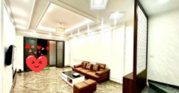 Nhà đẹp Quận Đống Đa 50m2 / 5T, ngõ thông, oto đỗ cửa, gần phố, tiện ích, hơn 7 tỷ