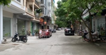Bán nhà phân lô Ngõ 168 Nguyễn Xiển, sát phố, ô tô tránh, kinh doanh VP, 50m*5T, nhỉnh 11 tỷ