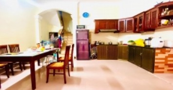 Mặt tiền rộng - nhà lô góc -hoàng quốc viretj 

ga ra ô tô - ngõ rộng -ô tô vào nhà