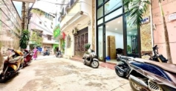 Bán nhà siêu đẹp, mặt phố Cù Chính Lan, Gara ô tô, kinh doanh, thang máy, tặng full đồ, 45m2*8T