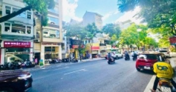 Mặt phố Huế, Hai Bà Trưng, kinh doanh đỉnh, vỉa hè, thoáng ttrước sau. DT 72M, 5T.