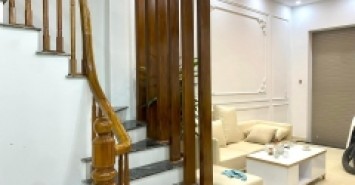 Bán nhà Nguyễn Chí Thanh hàng xóm Vincom - Ngõ thông ô tô đỗ - DT 36m, 3T, giá 5.5 tỷ.