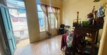 ????Nhà Hà Trì phố Bà Triệu Hà Đông, 45m2, 3 tầng, 3,2 m mặt tiền, giá nhỉnh hơn 3 tỷ, ô tô lùi đỗ tại của nhà, an ninh tốt.