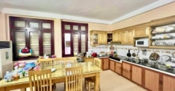 NHÀ ĐẸP XUÂN LA ,NGÕ THÔNG CÁC NGẲ , VỪA Ở VỪA KINH DOANH