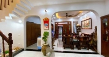 Bán nhà đẹp Ngõ 79 Khương Trung, sát phố, nở hậu, nội thất độc, 110m*4T, giá chào 15 tỷ