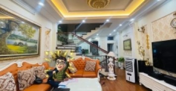 Hiếm Cầu Diễn,5 tầng,4PN, DT 34m2 giá 3,1 tỷ Oto ,Kinh Doanh