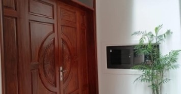 Bán nhà phố Trạm, Vĩnh Tuy, 30m, 5 tầng mới, sân ngõ riêng, 15m ô tô tránh, hơn 3 tỷ.