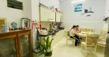 Bán nhà ngõ 69 Hoàng Văn Thái 42m x 4 tầng, mt: 3.9m