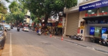 Bán đất Trần Xuân Soạn, diện tích 85m2, mặt tiền 5.65 m, giá 18.8 tỷ, ô tô vào nhà