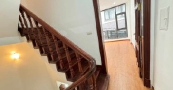 HOÀNG QUỐC VIỆT , PHÂN LÔ ,Ô TÔ 7 CHỖ VÀO NHÀ ,THOÁNG TRƯỚC SAU