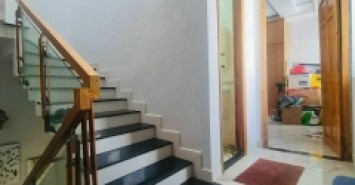 Nhà hẻm xe hơi 55m2 trệt 2 lầu gần trường học Hồng Gấm, nhà rộng đẹp