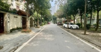 Nhỉnh 41 tỷ, Bán Gấp! Biệt Thự Tây Nam Linh Đàm, Quận Hoàng Mai, 200m x 5 tầng x Mặt tiền 10m.