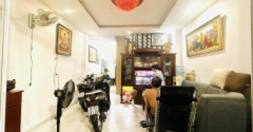 Nhà Trệt lầu hẻm 499 Quang Trung, xây kiên cố, sạch đẹp ở gia đình thoải mái