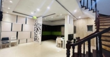 Bán nhà phân lô Trương Định, 51m2, 5 tầng mặt tiền 7.5m, 17.3 tỷ, Vỉa hè, Ô tô tránh, Kinh doanh