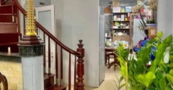 Bán nhà La Thành 40m2 phân lô giá bán 4,3 tỷ mặt tiền 3,8m vị trí đẹp