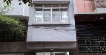 PHÂN LÔ - Ô TÔ - Ở SƯỚNG - VỈA HÈ - NHÀ ĐẸP KINH DOANH -Ô TÔ VÀO NHÀ. SÁT MẶT PHỐ - CÁCH HỒ LINH ĐÀM CHỈ 30M .