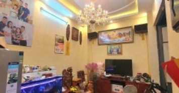 Bán gấp Nhà  phố Tôn Đức Thắng Tặng Nội Thất DT 38m 5tầng MT 3,6m chỉ 3,6 tỷ.