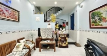 Nhà HXH Đường Phan Văn Trị Phường 11 Bình Thạnh.