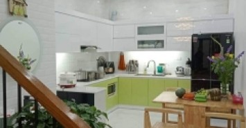 Bán nhà ngõ thông Hoàng Cầu 45m2 giá 4,7 tỷ gần hồ rất đẹp