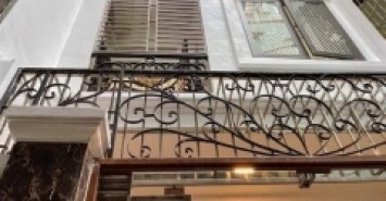 Bán nhà 40m2 Đặng Văn Ngữ khu Ngoại giao đoàn, mặt tiền 4m giá bán 4,3 tỷ