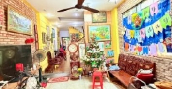 Nhà Mặt Tiền Đường Nhất Chi Mai Phường 13 Tân Bình Cũ.