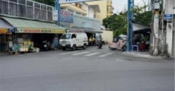 Nhà Đường Lac Long Quân Quận Tân Bình Phường 10 Cũ.