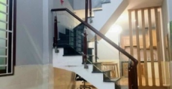 Bán nhà NGON , Phước Long, TP HCM, DT 160m2, 3 tầng, 14 phòng, Sổ Hồng, giá 9.35 tỷ. LH: 0933125879