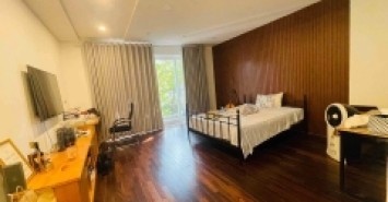 Chính chủ bán nhà Đường Láng 35m2 x 5 tầng hiện đại ở luôn chỉ 4 tỷ gần ô tô