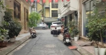 TÒA VĂN PHÒNG HUỲNH THÚC KHÁNG - 70M² - 6 TẦNG TM - Ô TÔ VÀO NHÀ - CHO THUÊ 50 TRIỆU/THÁNG
