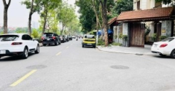 Biệt thự khu đô thị Việt Hưng, 240m x 4 tầng, mặt tiền 13m, khu vực cực sầm uất, kinh doanh ngày đêm