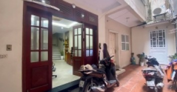 Bán nhà phố Bạch Mai, Q. Hai Bà Trưng, Hà Nội, 31 m2, giá 3.95 tỷ, ngõ thông, thoáng sáng rực rỡ, tiện ích bạt ngàn