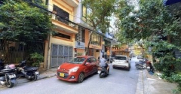 PHÂN LÔ HUỲNH THÚC KHÁNG - ĐỐNG ĐA - 100M² - MẶT TIỀN 8M - THANG MÁY - Ô TÔ TRÁNH - KINH DOANH