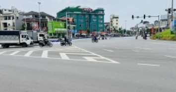 bán nhà lô góc Ngọc Thụy, 90m x 8 tầng,mặt tiền 7.5m, thang máy, vỉa hè, ôtô tránh