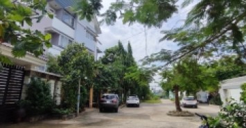 BÁN BIỆT PHỦ 3 TẦNG - SÂN ĐẬU 3 OTO - VIEW SÔNG - GẦN 300M2 - NGANG 12M - NHÍCH 10 TỶ